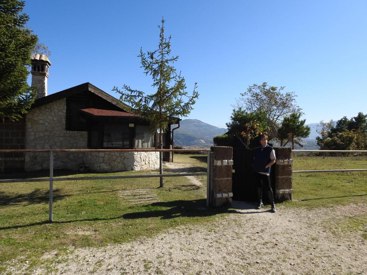 Villa Il Vecchio Olmo à Gagliano Aterno Extérieur photo